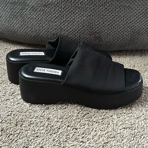 Steven Madden slinky platform Sandal